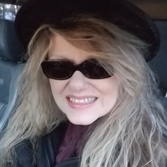 Meet your Posher, Denyce - Picture 5 of 5